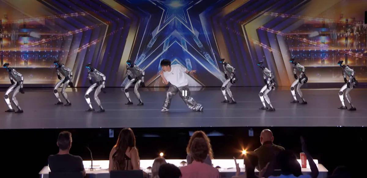 Robot hình người nhảy nhạc Lady Gaga trên sân khấu America’s Got Talent gây bão tại Mỹ - Ảnh 1.