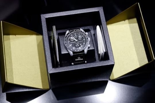 Lợi nhuận Swatch Group giảm mạnh năm 2026: Đế chế đồng hồ đứng trước thách thức lớn - Ảnh 4.