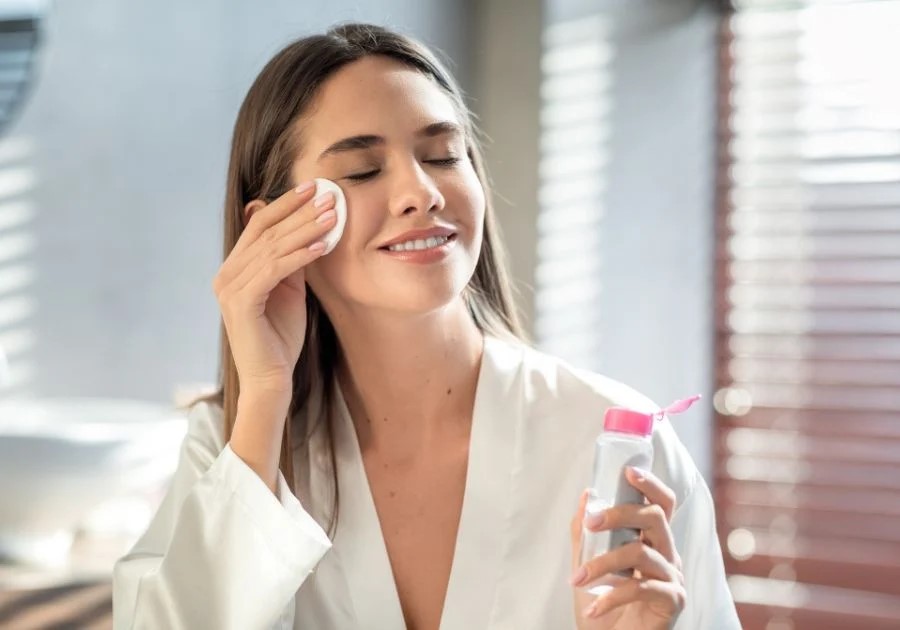Khi người mua bắt đầu đọc bảng thành phần nhiều hơn: Cuộc chơi mới của ngành mỹ phẩm? - Ảnh 2. Khi người mua bắt đầu đọc bảng thành phần nhiều hơn: Cuộc chơi mới của ngành mỹ phẩm? - Ảnh 2.