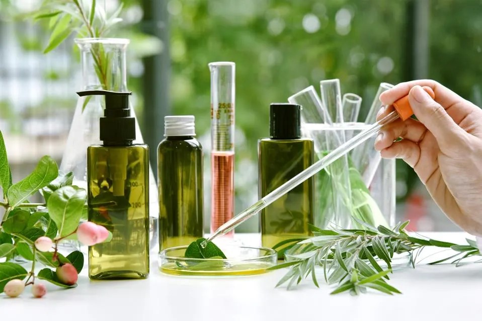 Khi người mua bắt đầu đọc bảng thành phần nhiều hơn: Cuộc chơi mới của ngành mỹ phẩm? - Ảnh 4. Khi người mua bắt đầu đọc bảng thành phần nhiều hơn: Cuộc chơi mới của ngành mỹ phẩm? - Ảnh 4.