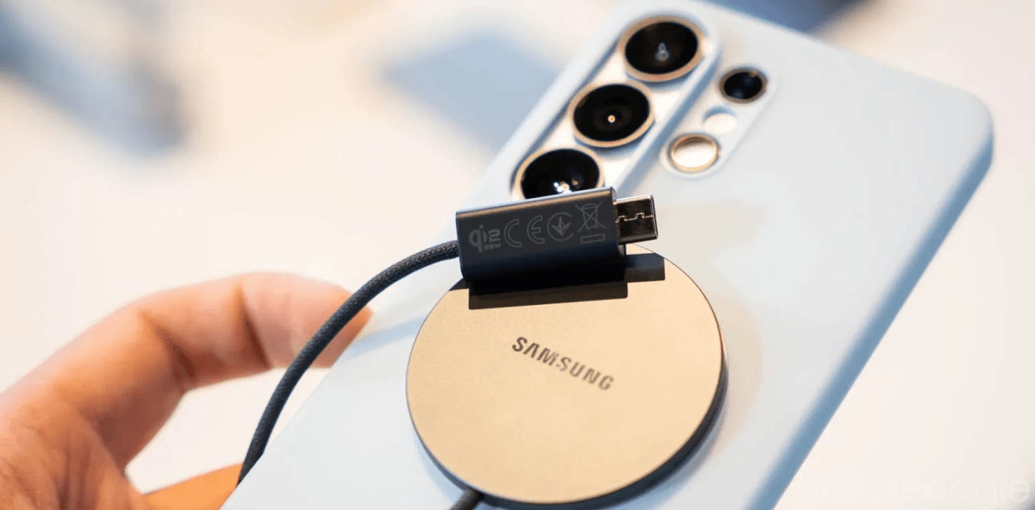 Samsung vẫn là hãng smartphone bán chạy nhất thế giới năm 2026 dù không dẫn đầu công nghệ - Ảnh 3. Samsung vẫn là hãng smartphone bán chạy nhất thế giới năm 2026 dù không dẫn đầu công nghệ - Ảnh 3.