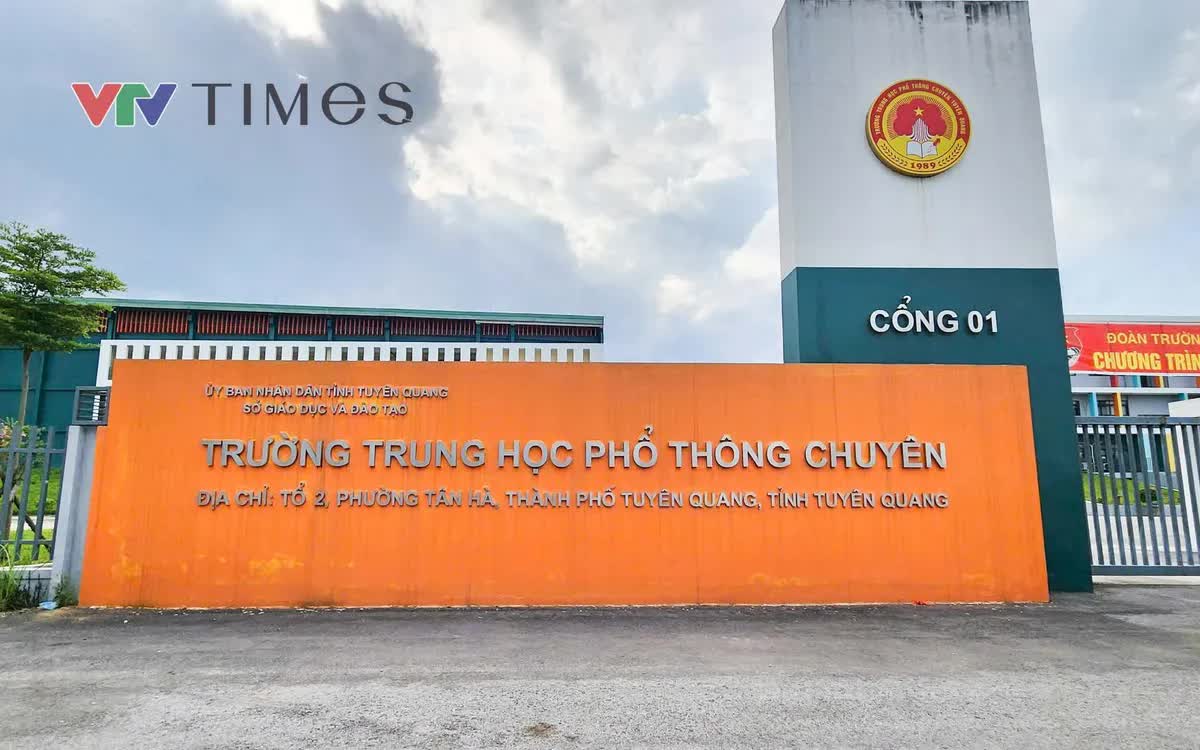 Hiệu trưởng Trường THPT Chuyên Tuyên Quang bị khởi tố trong vụ gian lận thi cử - Ảnh 1.