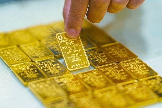 Cú giảm bất ngờ của giá vàng sáng nay 2026: Thị trường kinh doanh ảm đạm - Ảnh 1. Cú giảm bất ngờ của giá vàng sáng nay 2026: Thị trường kinh doanh ảm đạm - Ảnh 1.