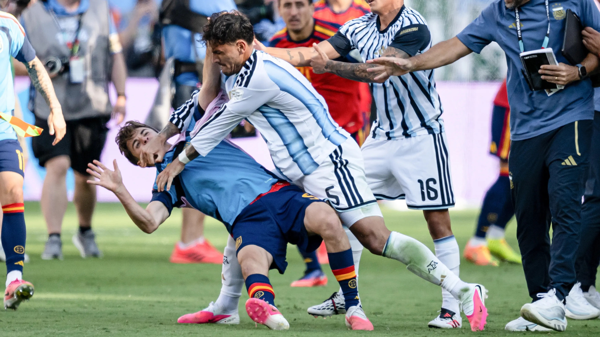 Messi lần đầu lên tiếng sau thất bại ở chung kết World Cup - Ảnh 4. Messi lần đầu lên tiếng sau thất bại ở chung kết World Cup - Ảnh 4.