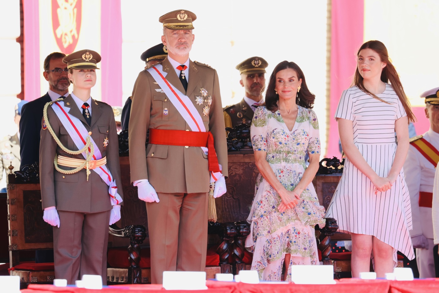 Công chúa không chờ bạch mã hoàng tử: 3 năm huấn luyện khắc nghiệt của người sẽ là Nữ vương và Tổng tư lệnh tối cao Tây Ban Nha - Ảnh 3. Công chúa không chờ bạch mã hoàng tử: 3 năm huấn luyện khắc nghiệt của người sẽ là Nữ vương và Tổng tư lệnh tối cao Tây Ban Nha - Ảnh 3.