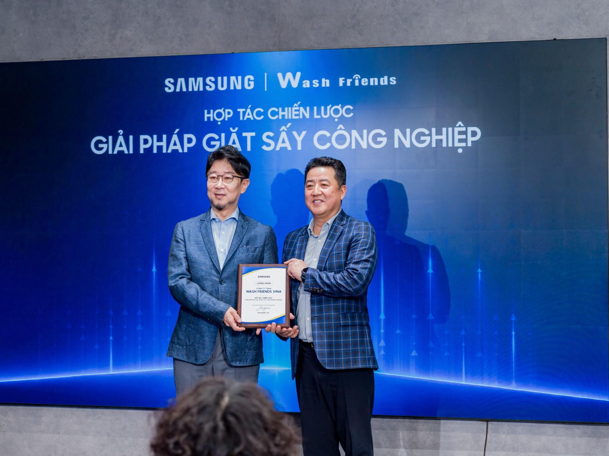 Samsung ra mắt máy giặt sấy thương mại, bước vào cuộc đua hiệu quả vận hành - Ảnh 11. Samsung ra mắt máy giặt sấy thương mại, bước vào cuộc đua hiệu quả vận hành - Ảnh 11.