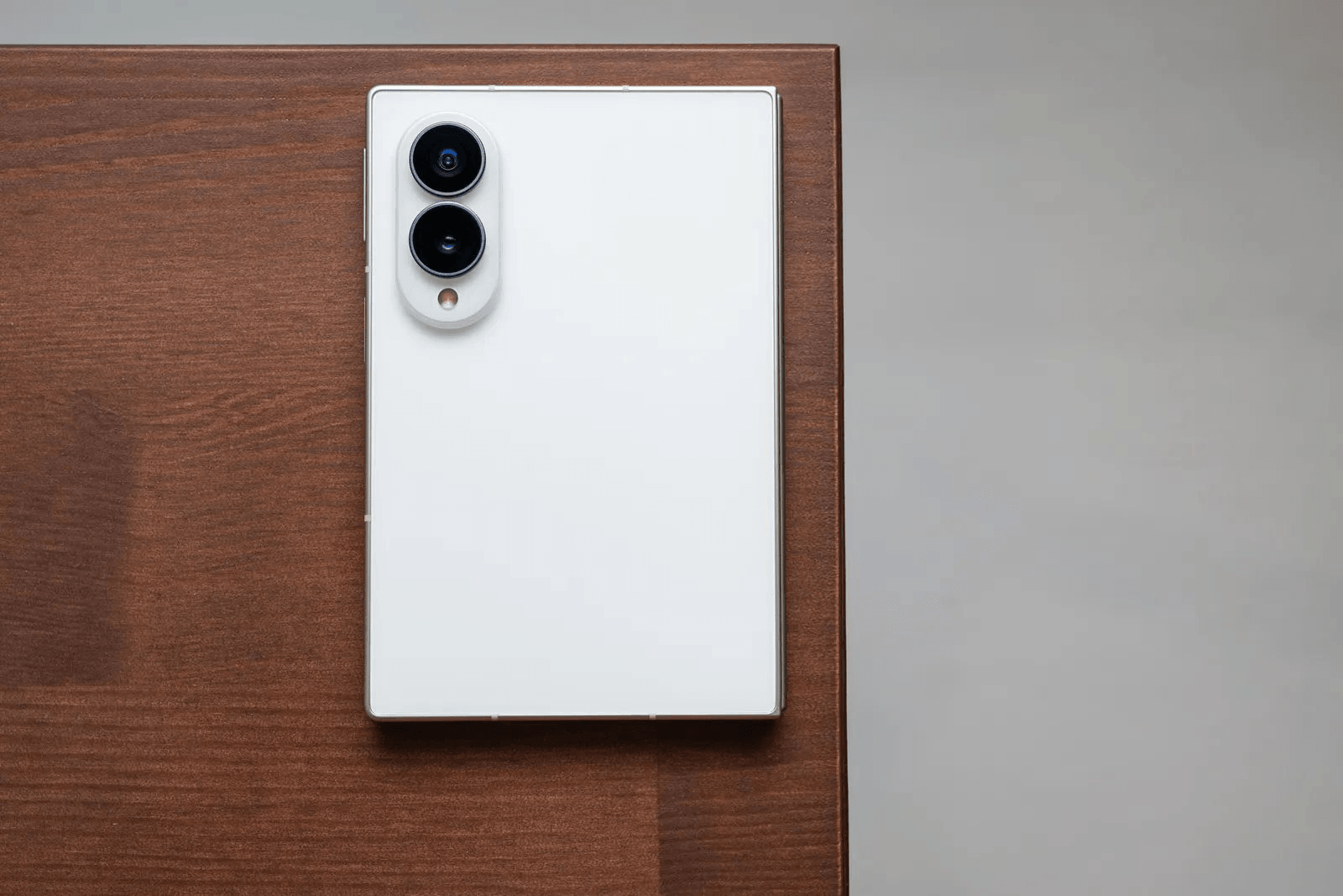 Samsung Galaxy Z Fold 8: Cuộc cách mạng màn hình gập trong năm 2026 - Ảnh 3. Samsung Galaxy Z Fold 8: Cuộc cách mạng màn hình gập trong năm 2026 - Ảnh 3.