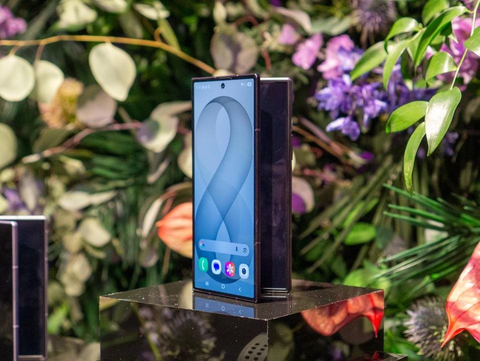 Samsung đặt mục tiêu 800 triệu thiết bị Galaxy AI , gây áp lực lên Apple và smartphone Trung Quốc - Ảnh 4. Samsung đặt mục tiêu 800 triệu thiết bị Galaxy AI , gây áp lực lên Apple và smartphone Trung Quốc - Ảnh 4.