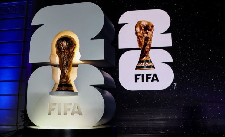 FIFA bán cổ phần World Cup 20 tỷ USD gây tranh cãi từ giới lập pháp và người hâm mộ - Ảnh 2.