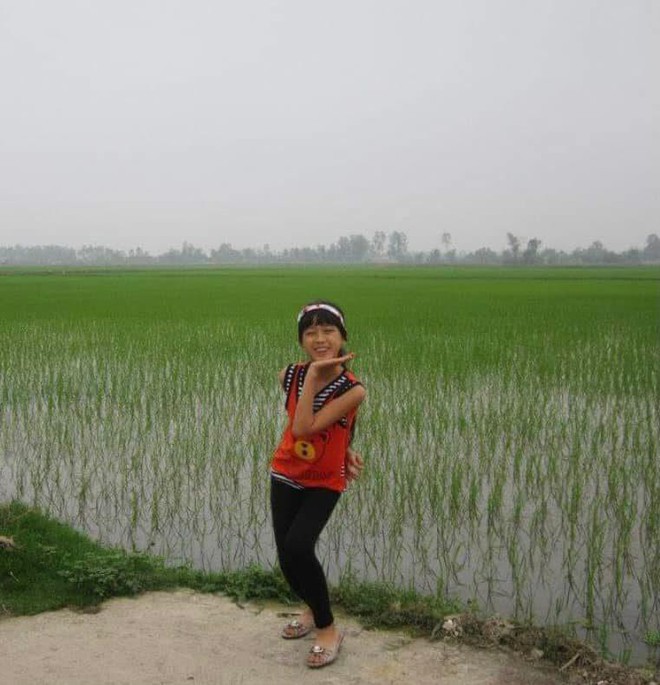 Hồi nhỏ ở quê chân lấm tay bùn, cô gái đổi đời nhờ đẹp và khéo: Giờ làm vợ Tổng giám đốc, hàng hiệu kín người- Ảnh 2.