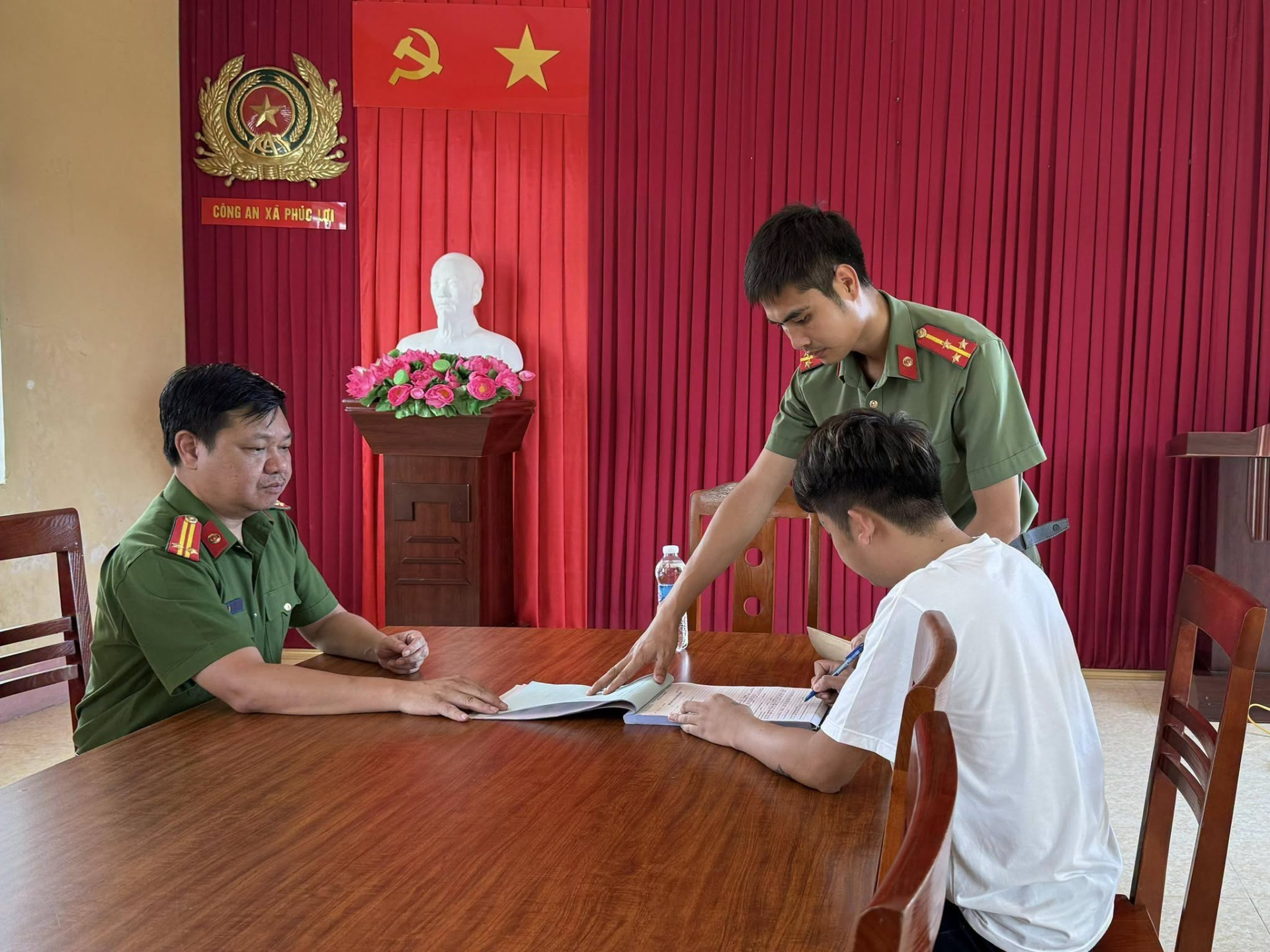 TikToker Cường Tày bị phạt 12,5 triệu đồng vì phát ngôn sai sự thật về Mặt trận Tổ quốc - Ảnh 2. TikToker Cường Tày bị phạt 12,5 triệu đồng vì phát ngôn sai sự thật về Mặt trận Tổ quốc - Ảnh 2.