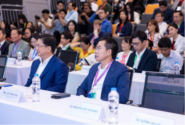 Chủ tịch MB: Sẵn sàng mở nguồn lực để cùng tri thức Việt toàn cầu kiến tạo giá trị cho Việt Nam - Ảnh 1. Chủ tịch MB: Sẵn sàng mở nguồn lực để cùng tri thức Việt toàn cầu kiến tạo giá trị cho Việt Nam - Ảnh 1.