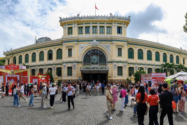 Một ngày trải nghiệm Techcombank OneU tại Bưu điện TP. Hồ Chí Minh - Ảnh 1. Một ngày trải nghiệm Techcombank OneU tại Bưu điện TP. Hồ Chí Minh - Ảnh 1.