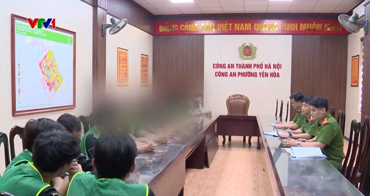 Triệt phá đường dây trồng cần sa tại nhà ngay giữa Thủ đô - Ảnh 4.