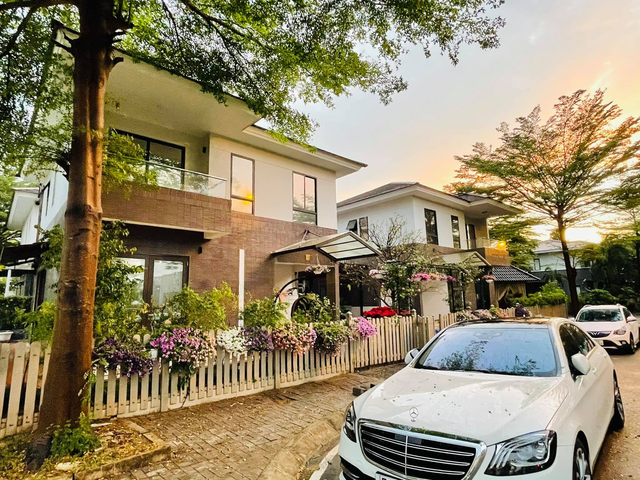 Nữ ca sĩ quê Thanh Hóa giàu "nứt đố đổ vách" nhờ bán cà phê, hit chưa chắc thuộc nhưng nhắc tên ai cũng biết- Ảnh 5.