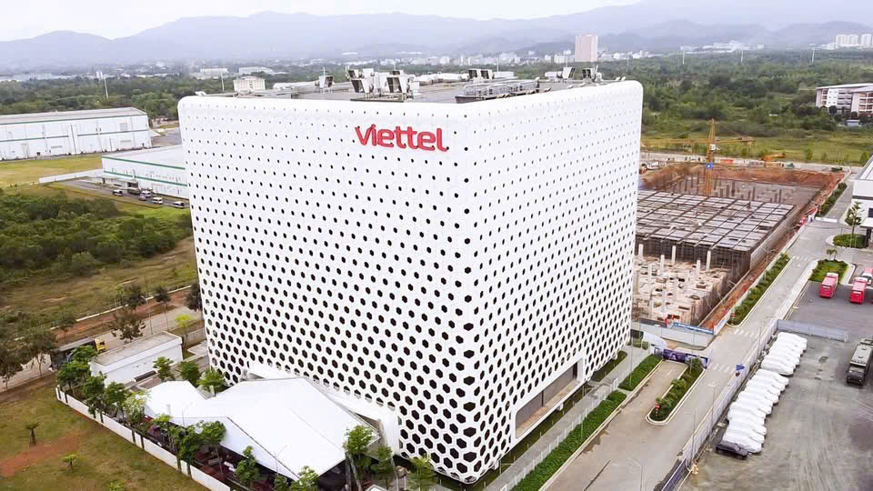Viettel Cloud AI-Native và 3 “tấm khiên sắt” bảo vệ dữ liệu tổ chức, doanh nghiệp trong kỷ nguyên AI - Ảnh 1. Viettel Cloud AI-Native và 3 “tấm khiên sắt” bảo vệ dữ liệu tổ chức, doanh nghiệp trong kỷ nguyên AI - Ảnh 1.
