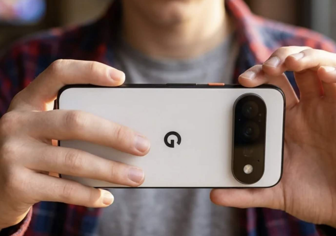 Google vừa giúp Samsung bán Galaxy, vài ngày sau tung Pixel 11 “đánh” chính đối tác: Chuyện gì đang xảy ra? - Ảnh 2.