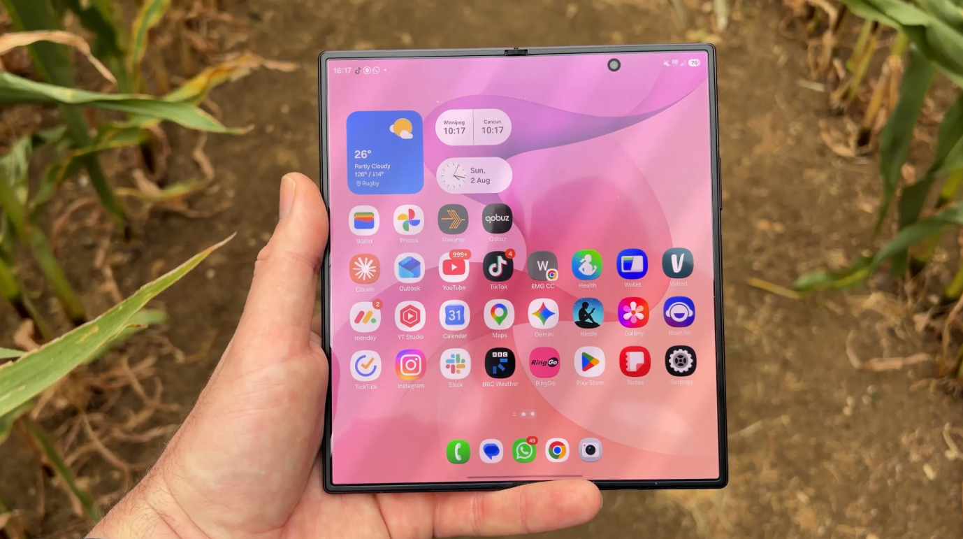 Samsung Galaxy Z Fold8 Ultra đã giải quyết nỗi đau lớn nhất của người giàu, chiếc điện thoại từng làm xấu cả bộ vest - Ảnh 4. Samsung Galaxy Z Fold8 Ultra đã giải quyết nỗi đau lớn nhất của người giàu, chiếc điện thoại từng làm xấu cả bộ vest - Ảnh 4.