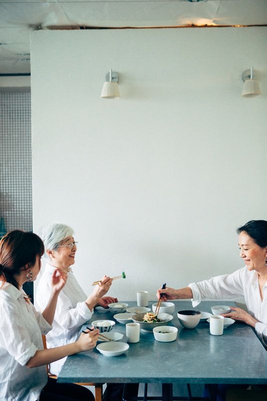 Ngày càng nhiều người U60 nghỉ hưu nhưng vẫn đi làm: Không hẳn vì thiếu tiền, họ đang chọn một kiểu tuổi già khác- Ảnh 4.
