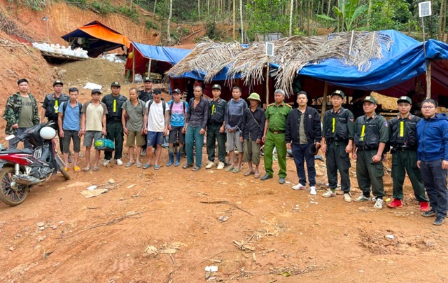 Khởi tố Giám đốc Ban Quản lý dự án; mở rộng điều tra vụ án làm giả hồ sơ thí nghiệm vật liệu xây dựng- Ảnh 6.