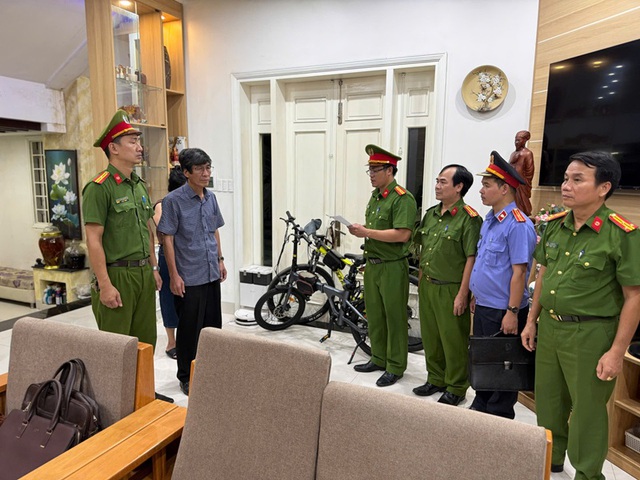 Khởi tố Giám đốc Ban Quản lý dự án; mở rộng điều tra vụ án làm giả hồ sơ thí nghiệm vật liệu xây dựng- Ảnh 1.
