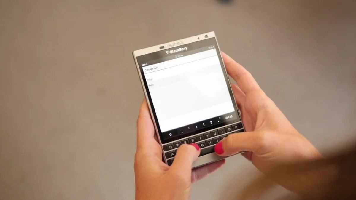 Từng bị iPhone đánh bật khỏi thị trường, BlackBerry bất ngờ hồi sinh theo cách không ai ngờ tới - Ảnh 1.