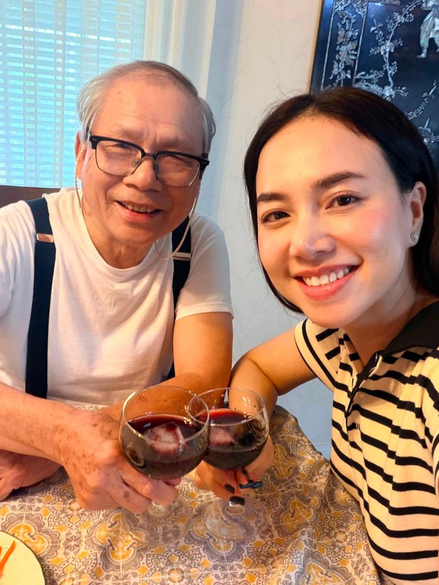 Nữ nghệ sĩ Việt sang Mỹ thăm bố chồng, chia sẻ điều khiến cô cảm động- Ảnh 1.