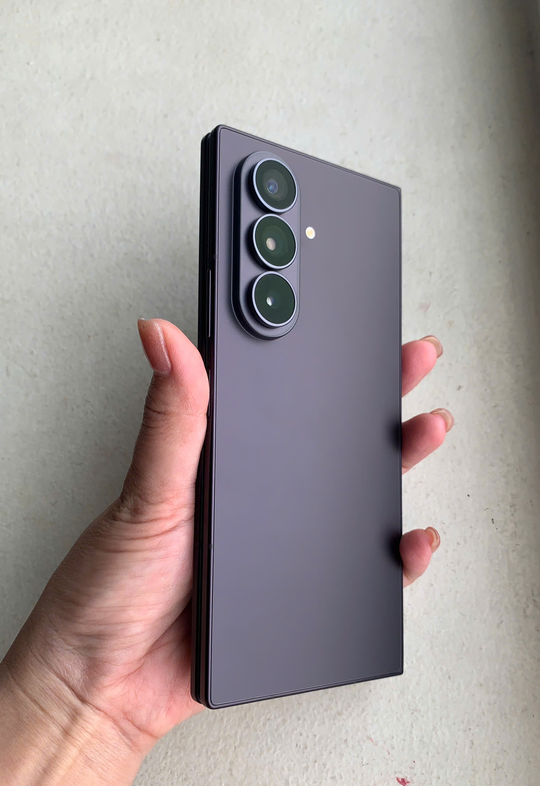 Samsung Galaxy Z Fold 8 Ultra: Trải nghiệm thực tế vượt trội năm 2026 - Ảnh 2. Samsung Galaxy Z Fold 8 Ultra: Trải nghiệm thực tế vượt trội năm 2026 - Ảnh 2.