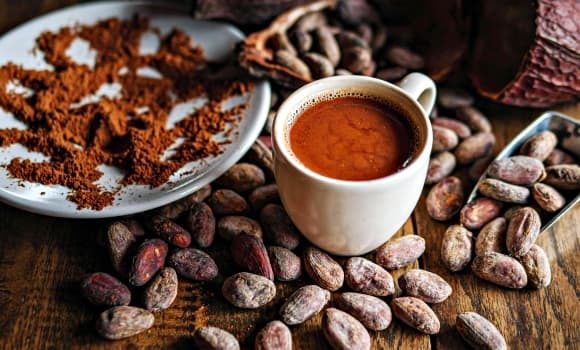 Ăn hàng trăm bát mì vẫn giữ dáng thon gọn, người phụ nữ Nhật Bản chia sẻ loại đồ uống bán đầy ở Việt Nam - Ảnh 1.