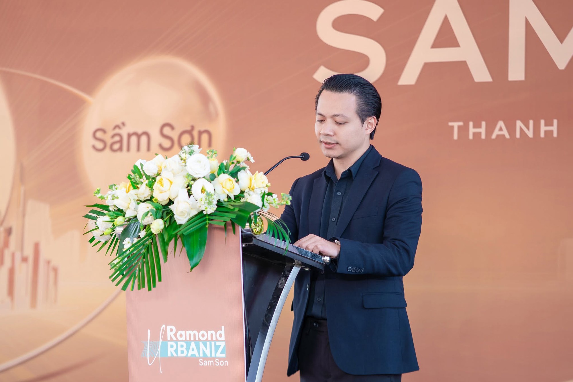 Cổ phiếu tăng 700% từ đầu năm, một doanh nghiệp bánh kẹo, bia... bất ngờ đổi tên thành Bất động sản Ramond- Ảnh 1.