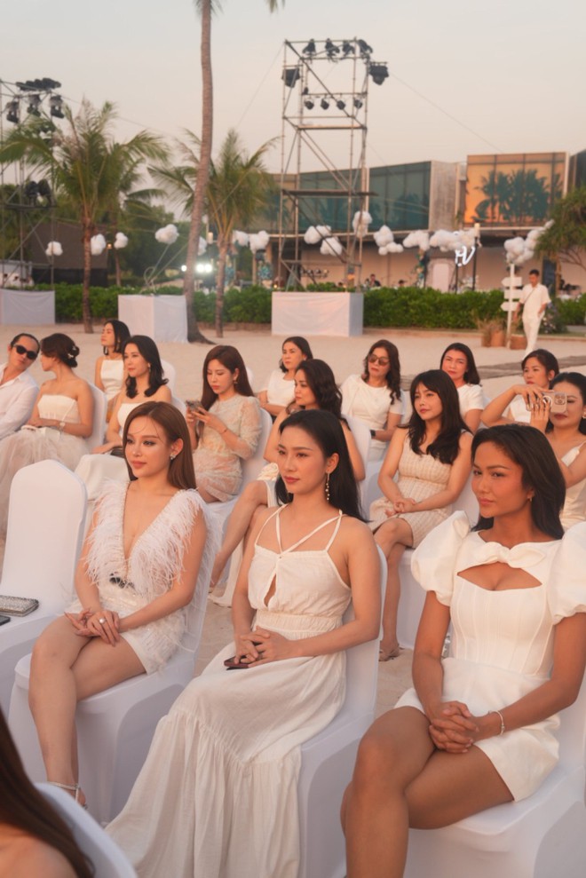 Mẹ đơn thân Vbiz được đại gia mê như điếu đổ, làm lễ đường ở resort 5 sao rước về làm vợ - Ảnh 5.