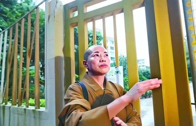 Vụ án chấn động Hong Kong (Trung Quốc): Nữ trụ trì than chùa nghèo không đủ tiền vá tường, tối đến lên xe sang về biệt thự 39,5 triệu đô - Ảnh 2.