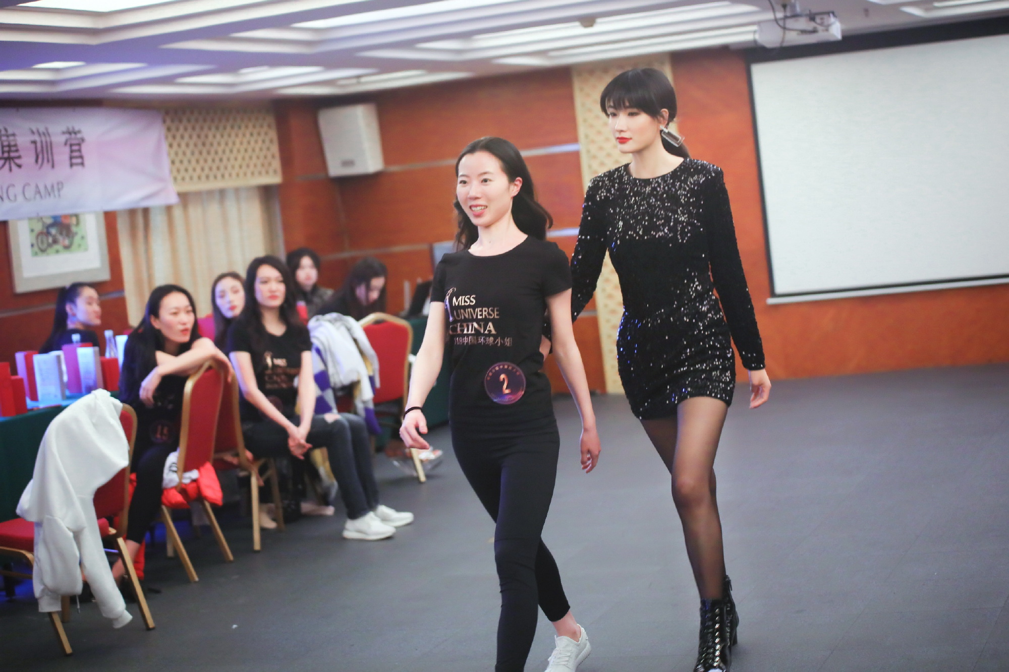 "Hoa hậu xấu nhất lịch sử showbiz" đã khác: Lột xác đẹp khó tin đến từng centimet, U40 làm chủ tịch nhưng chưa chồng - Ảnh 9.