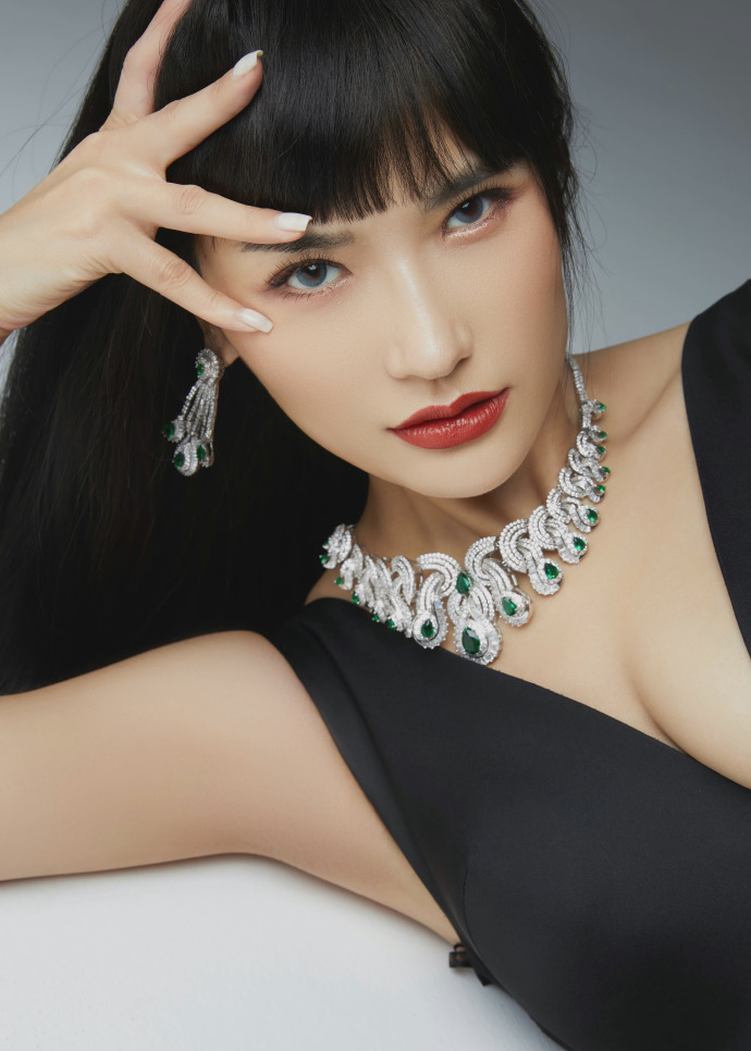 "Hoa hậu xấu nhất lịch sử showbiz" đã khác: Lột xác đẹp khó tin đến từng centimet, U40 làm chủ tịch nhưng chưa chồng - Ảnh 10.