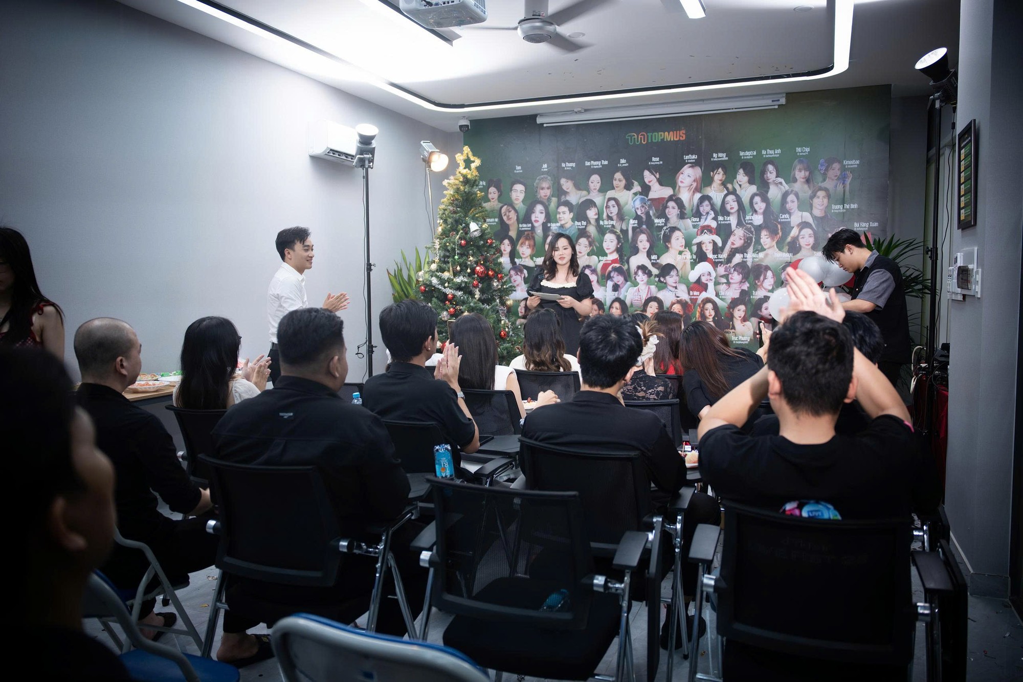 Livestream thành nghề, phía sau hàng triệu creator là một ngành kinh doanh mới - Ảnh 2.