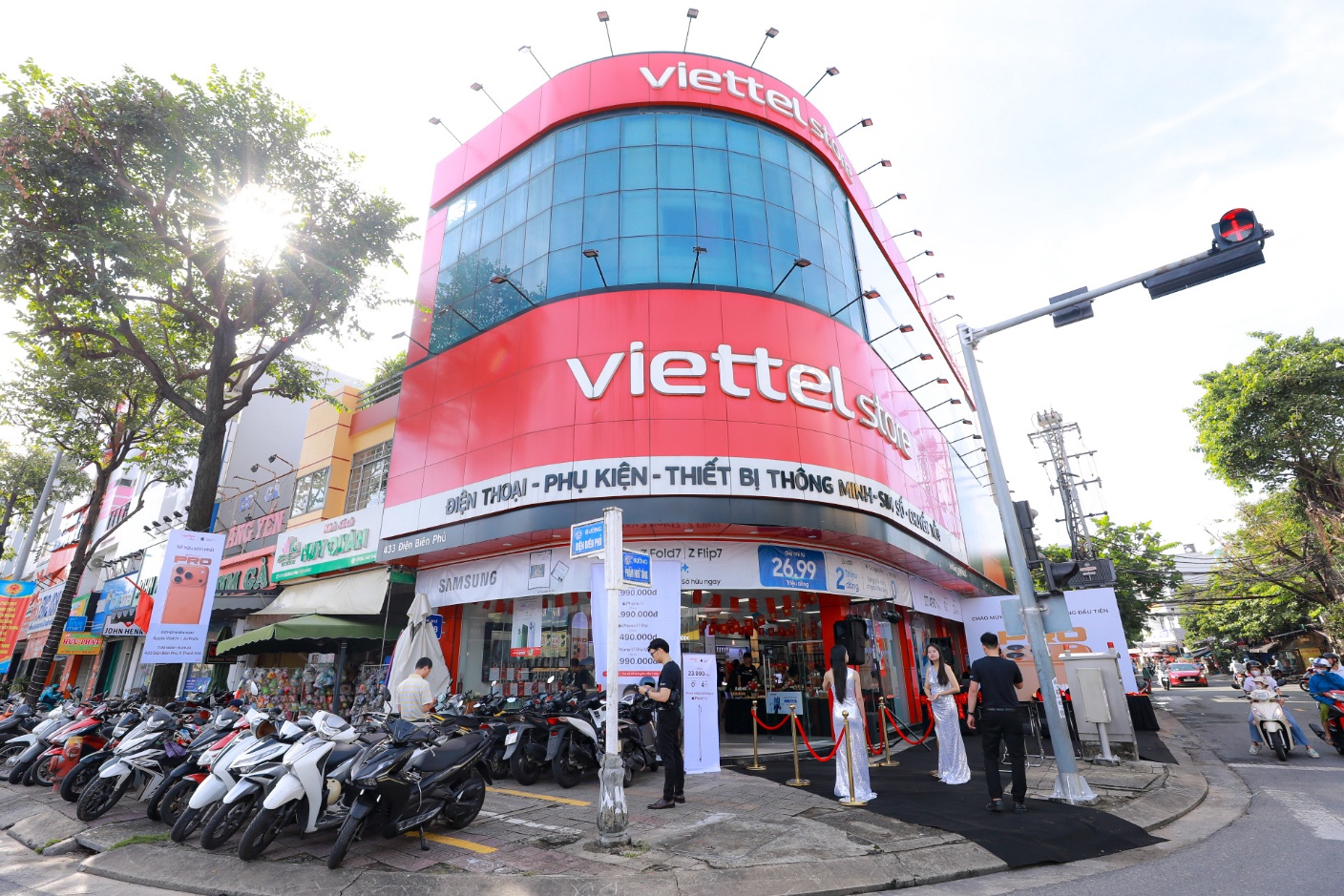 Rước đèn đón hội – Rinh máy giá hời ưu đãi hấp dẫn tại Viettel Store - Ảnh 4.