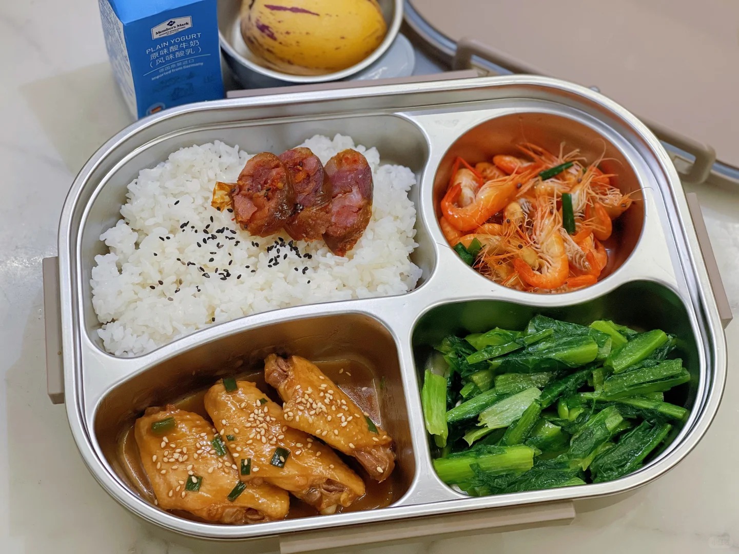 Mẹ ngày nào cũng chuẩn bị cơm hộp cho con trai cấp 2, nhìn thành phẩm, dân mạng: "Xin lỗi, tôi không ăn nổi canteen nữa" - Ảnh 3.