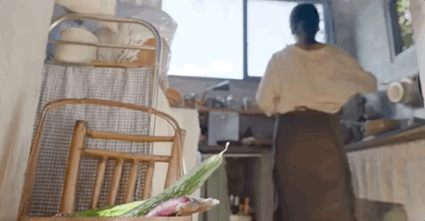 Người phụ nữ 37 tuổi cải tạo căn hộ 45m² thành nơi ai cũng muốn ghé: Không điều hòa, ít dùng điện thoại, đồ cũ cũng thành đẹp - Ảnh 14.