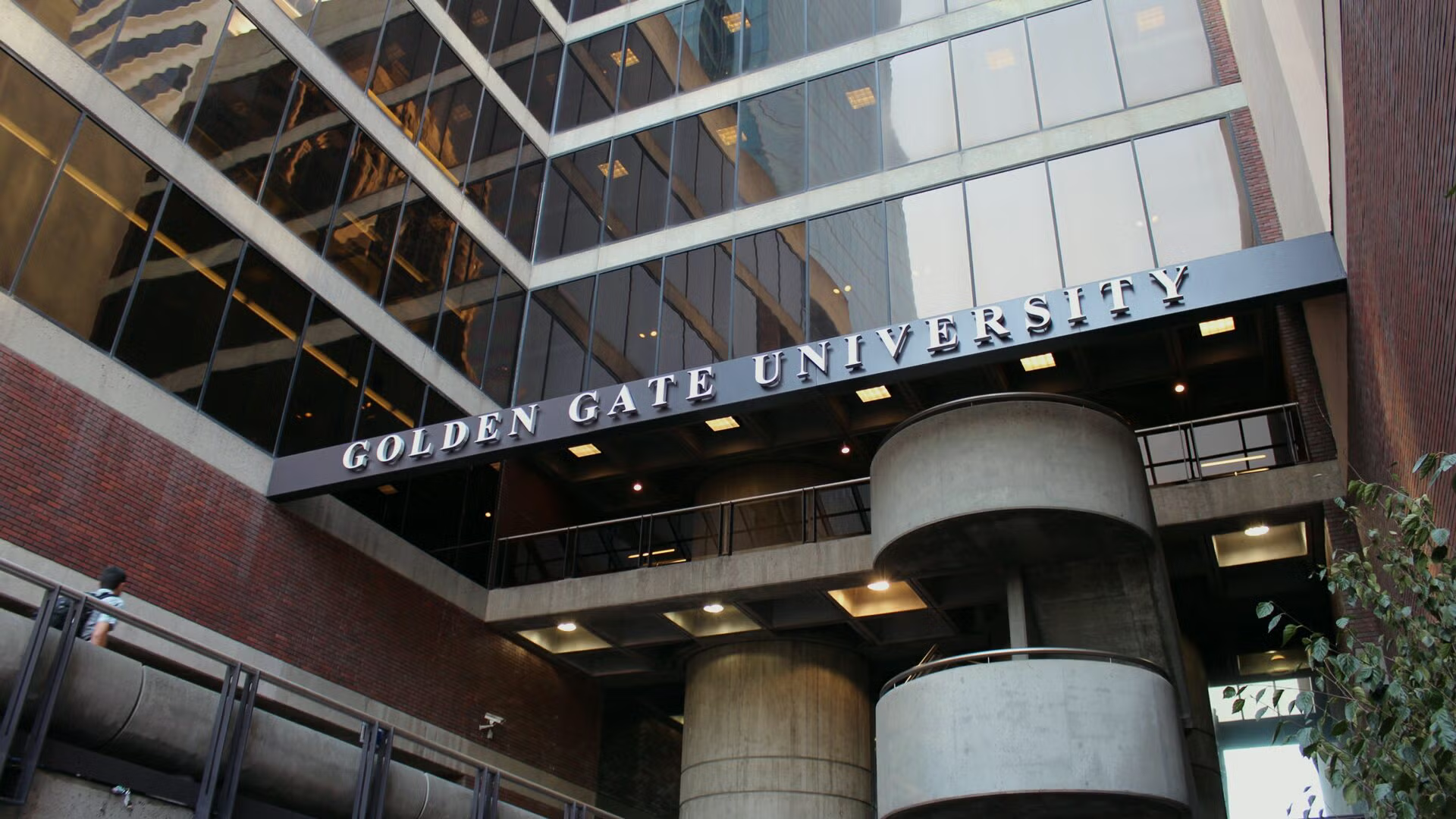 upGrad ra mắt MBA song ngữ chuyển đổi từ Golden Gate University - Ảnh 2. upGrad ra mắt MBA song ngữ chuyển đổi từ Golden Gate University - Ảnh 2.