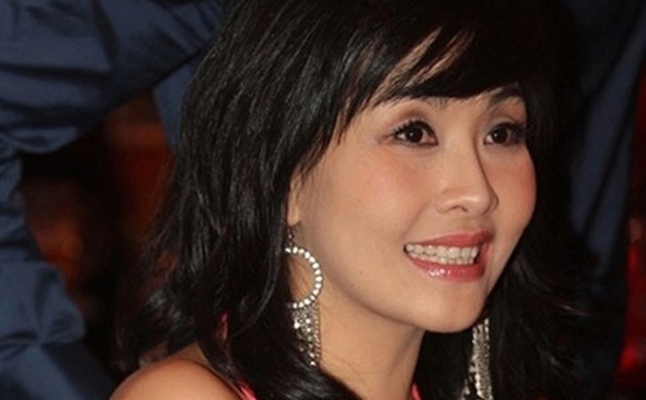 Nữ nghệ sĩ từ Mỹ về ở vị trí nào khi nói thẳng Việt Hương chỉ là đàn em, sau mình một bậc - Ảnh 1.