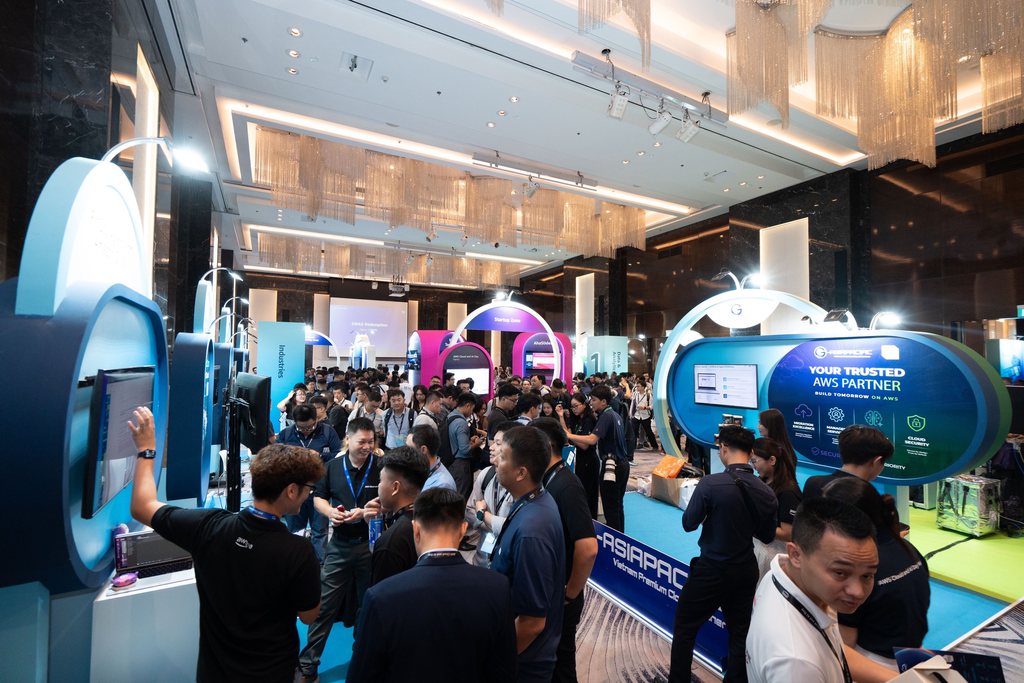 26 % Doanh nghiệp Việt ứng dụng AI và cơ hội từ AWS tại Cloud Day Hà Nội 2026 - Ảnh 3. 26 % Doanh nghiệp Việt ứng dụng AI và cơ hội từ AWS tại Cloud Day Hà Nội 2026 - Ảnh 3.