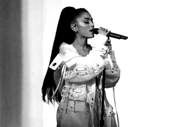 Ariana Grande: 14 tuổi bước chân vào showbiz bằng nghiệp diễn viên, năm 18 tay ngang làm ca sĩ, 25 tuổi trở thành triệu phú USD nổi tiếng toàn thế giới - Ảnh 5.