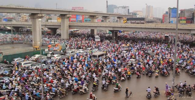 Chuyên gia hiến kế giúp Hà Nội hết tắc đường: Bỏ xe máy đi, tạo điều kiện cho người dân sở hữu ô tô - Ảnh 2.