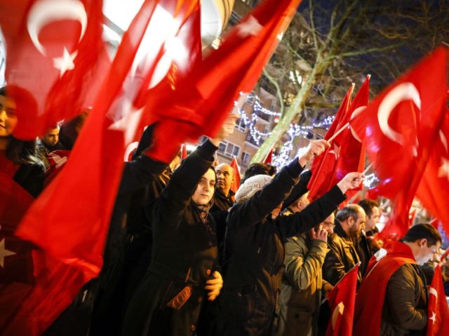 Vì sao mối thâm tình 400 năm giữa Thổ Nhĩ Kỳ và Hà Lan đứng trước nguy cơ rạn nứt? - Ảnh 1.
