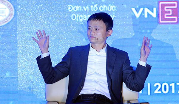 Jack Ma chia sẻ về thanh toán điện tử tại VEPF 2017.(Ảnh: Vnexpress/ Ngọc Thành)
