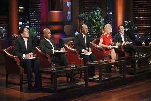 
Các nhà đầu tư trong chương trình Shark Tank (từ trái qua): Mark Cuban, Daymond John, Kevin OLeary, Barbara Corcoran và Robert Herjavec 
