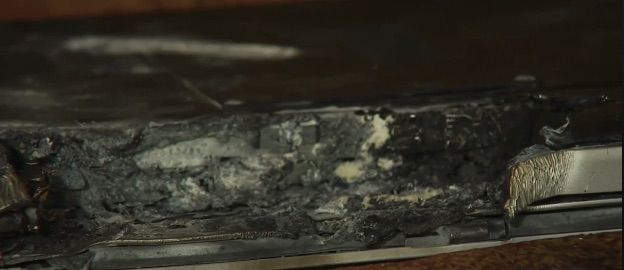 Phần còn lại của chiếc laptop sau khi phát nổ.