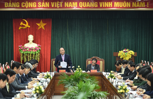 Thủ tướng và đoàn công tác Chính phủ làm việc với lãnh đạo tỉnh Tuyên Quang. Ảnh: VGP/Quang Hiếu