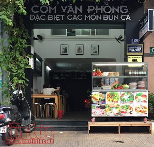 
Các điểm kinh doanh vị trí mặt tiền ở các địa điểm trung tâm TP Hồ Chí Minh sẽ phải điều chỉnh lại kế hoạch kinh doanh để trả lại vỉa hè cho người đi bộ.
