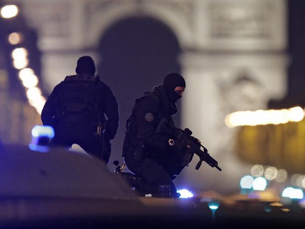 Tổ chức IS nhận trách nhiệm vụ xả súng ở Paris - Ảnh 3.